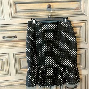 WHITE HOUSE BLACK MARKET Black Skirt (Size 4)